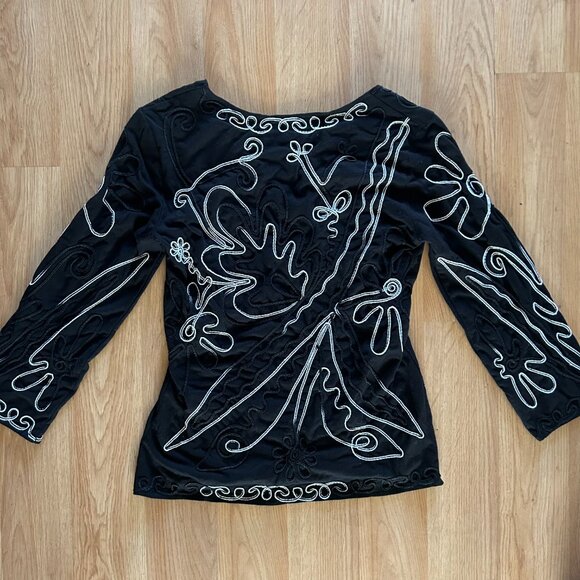 Lauren Michelle Embroidered Top - Picture 4 of 4